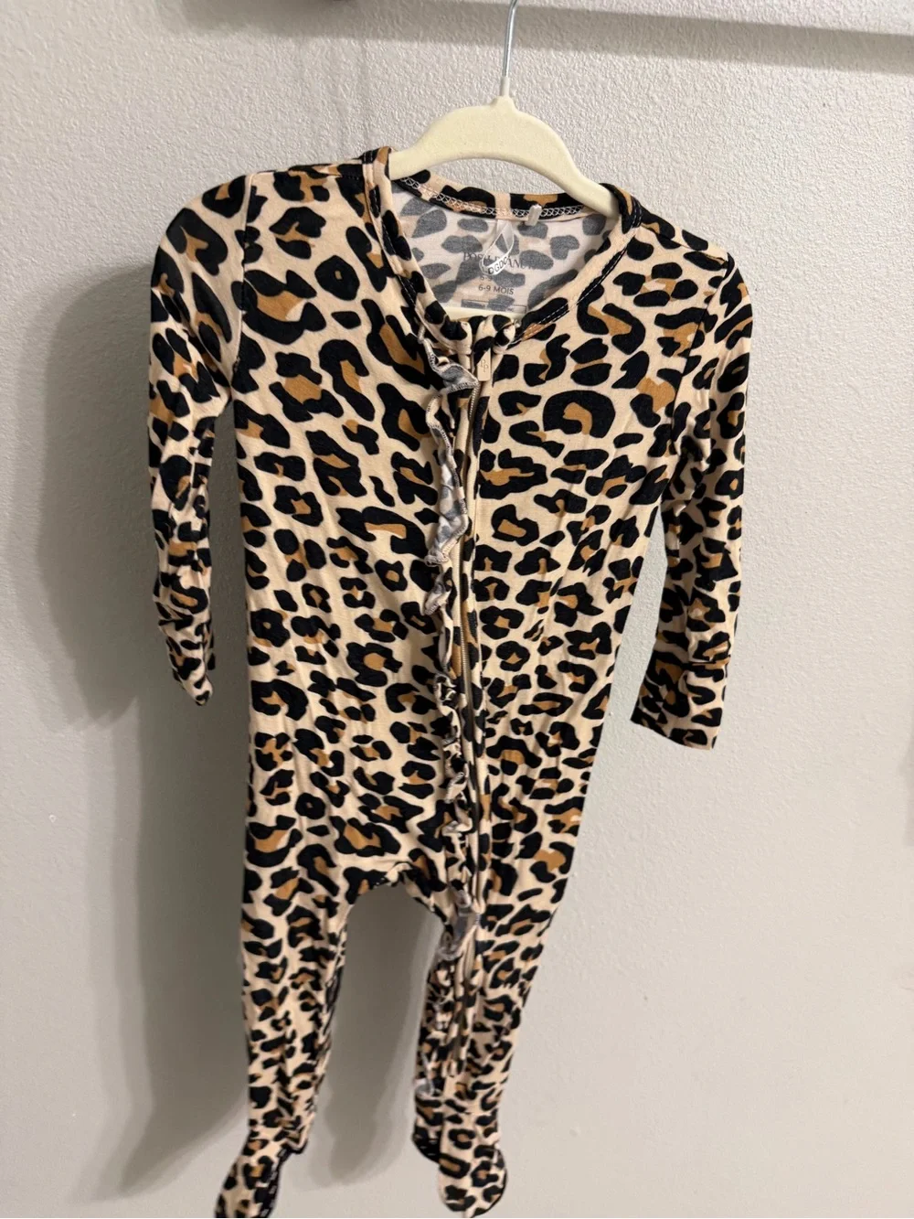 Posh Peanut Leopard Print Ruffled Footies 6-9 months